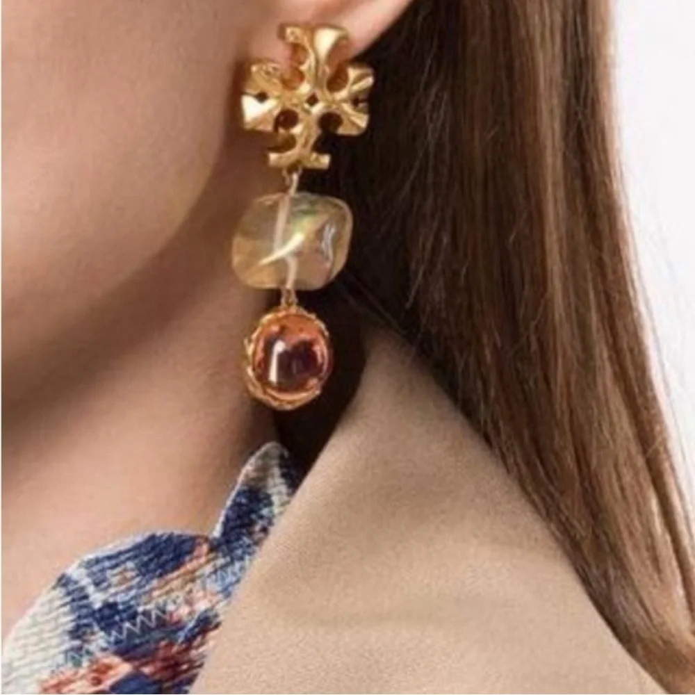 Designers Brands For Customers That Love To Wear Casual and Elegant Accessories;